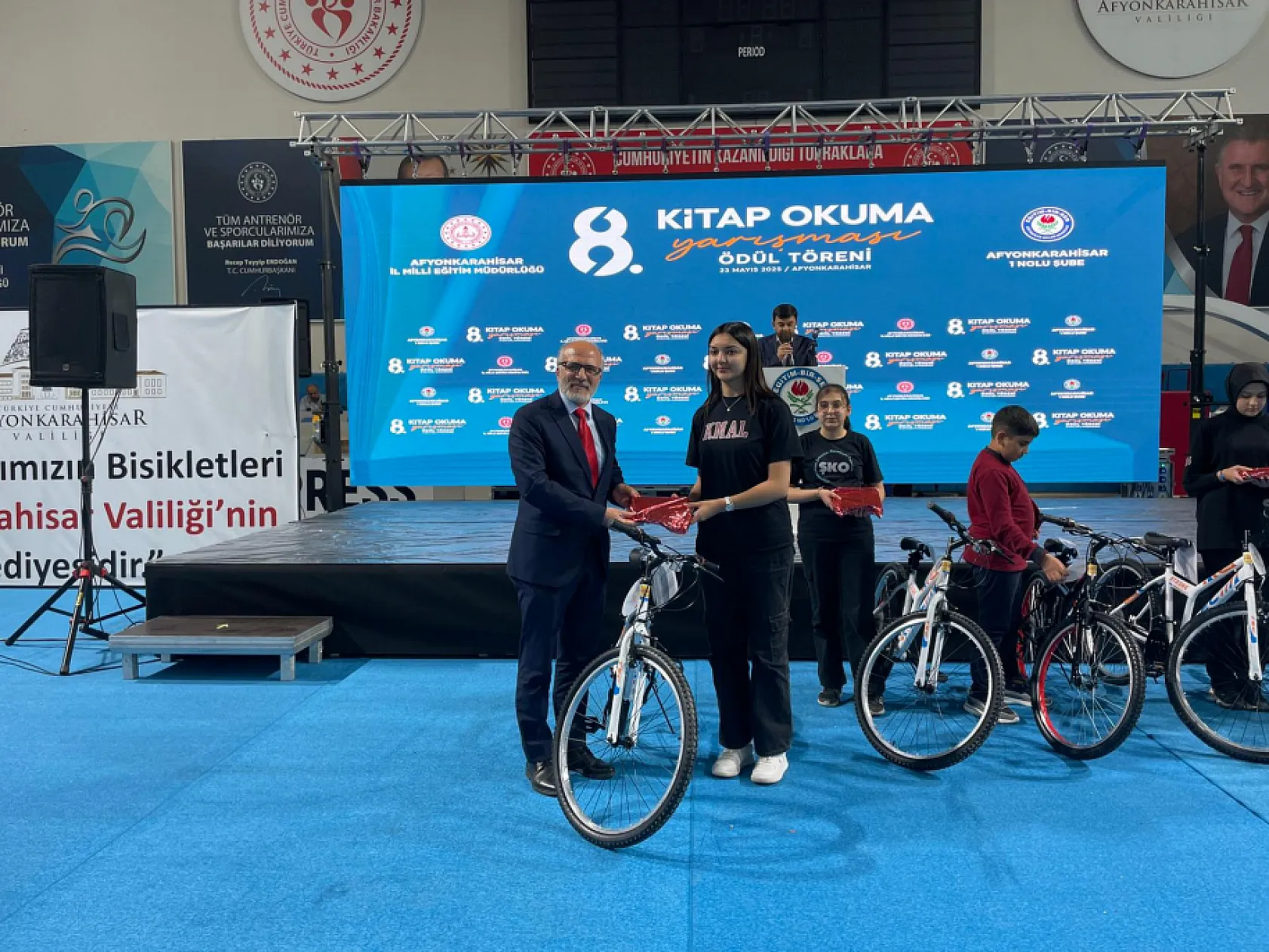 'Tüm Kitaplar, Bir Kitabın Anlaşılması İçin Okunur'