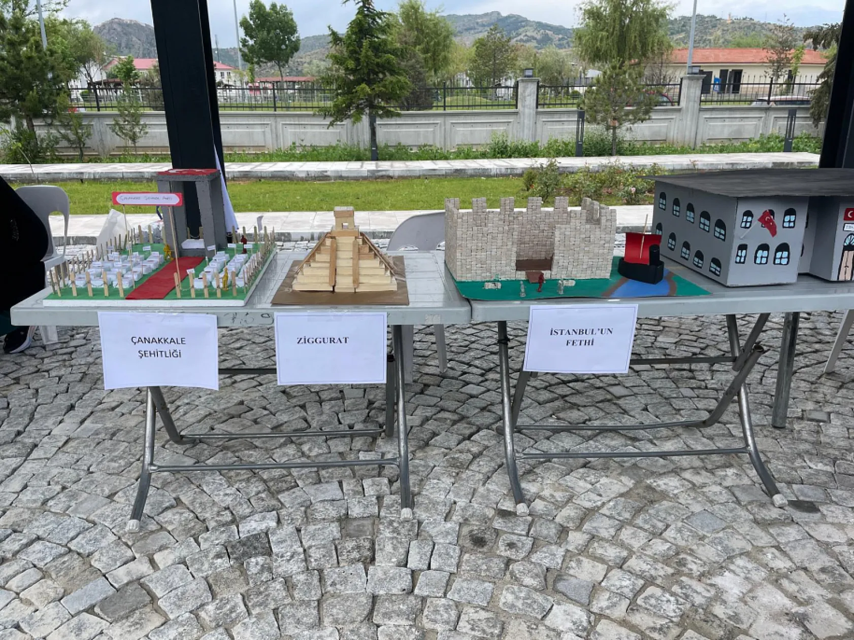 'Türk Gençliğinin, 2'nci Vazifesi Türk Yurdunun Dağını Denizini Korumaktır'