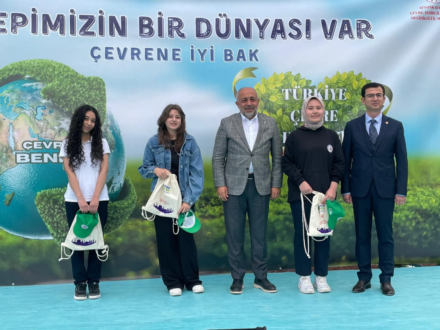 'Türk Gençliğinin, 2'nci Vazifesi Türk Yurdunun Dağını Denizini Korumaktır'