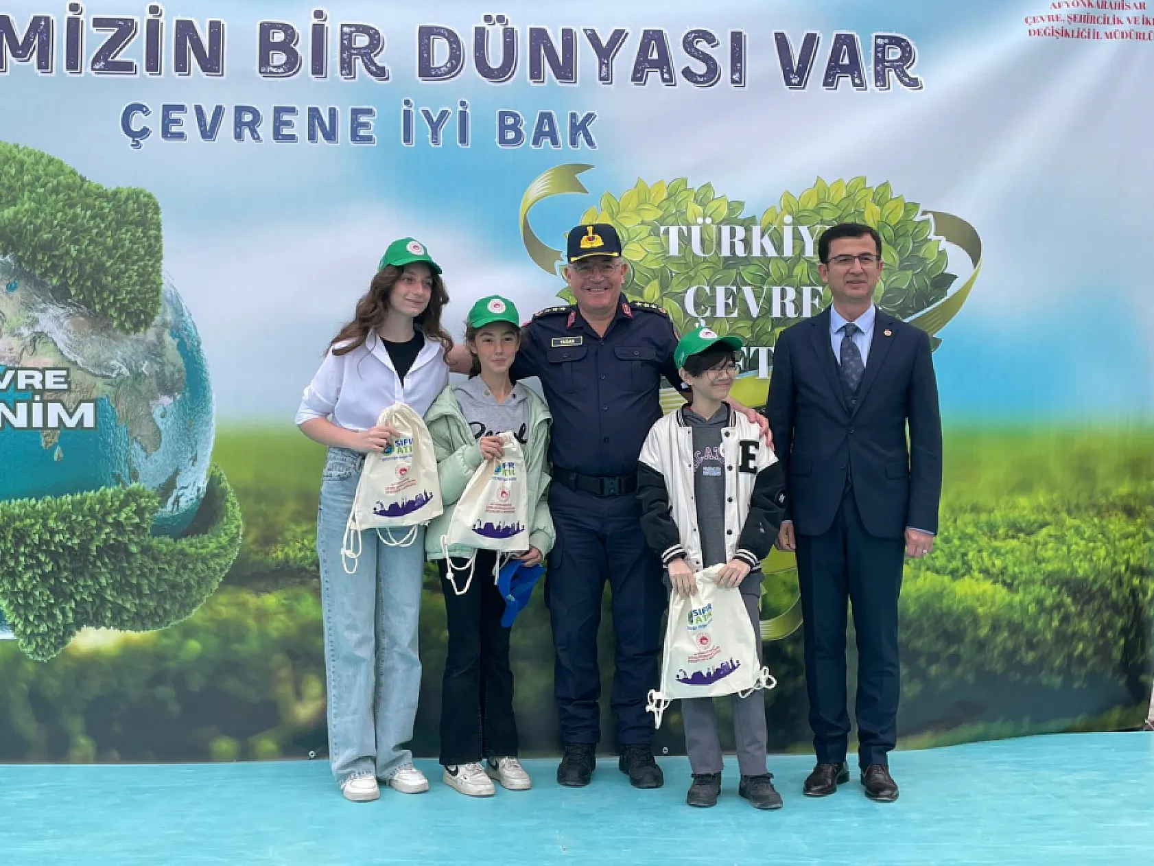 'Türk Gençliğinin, 2'nci Vazifesi Türk Yurdunun Dağını Denizini Korumaktır'