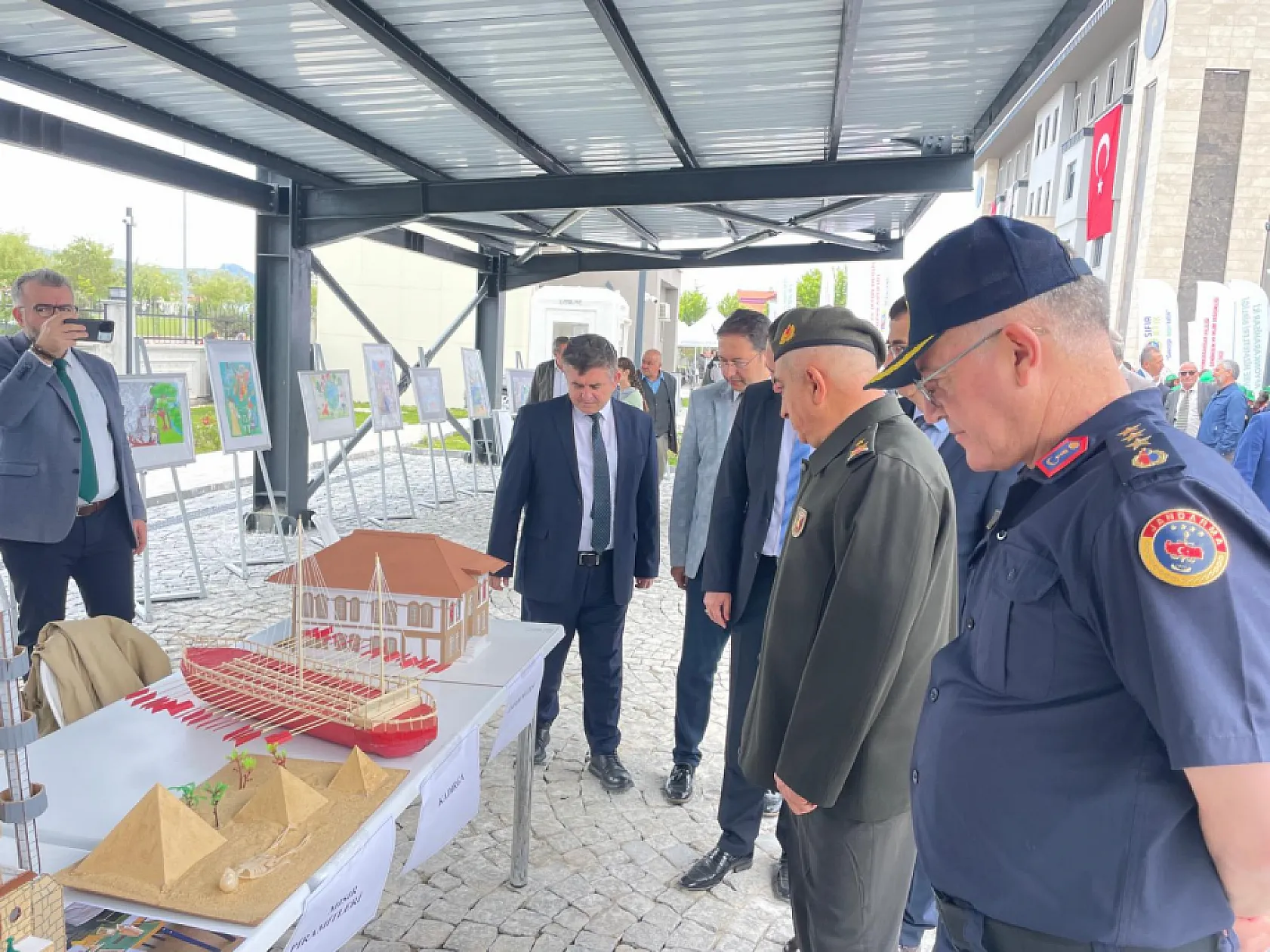 'Türk Gençliğinin, 2'nci Vazifesi Türk Yurdunun Dağını Denizini Korumaktır'