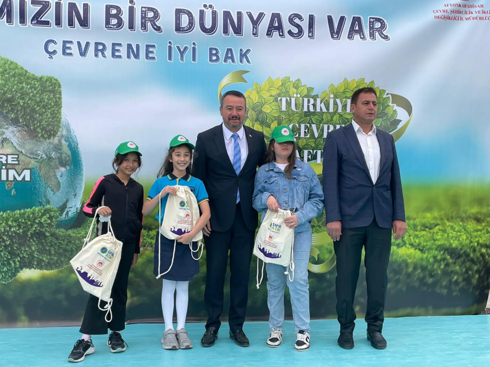 'Türk Gençliğinin, 2'nci Vazifesi Türk Yurdunun Dağını Denizini Korumaktır'