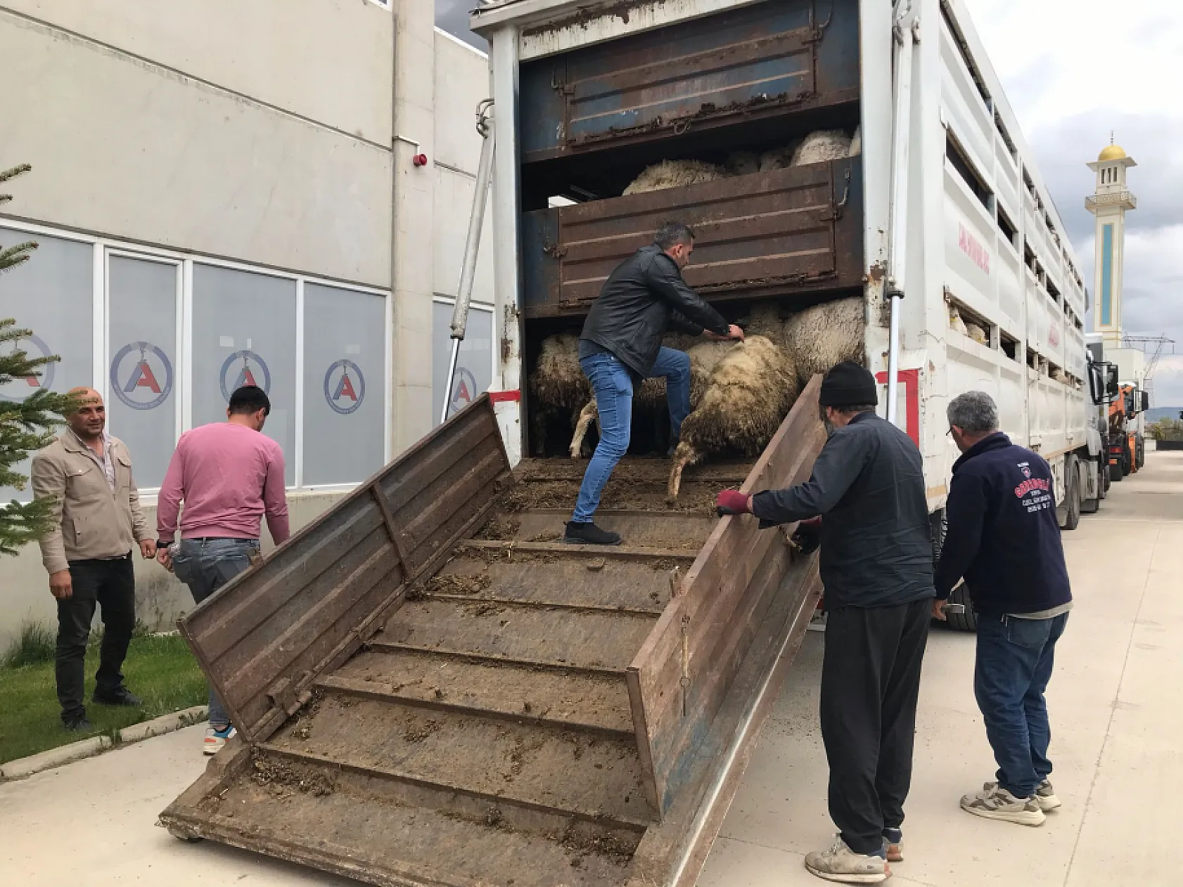 Vali Yiğitbaşı: Bu Projenin İkinci Bir Örneği Yok