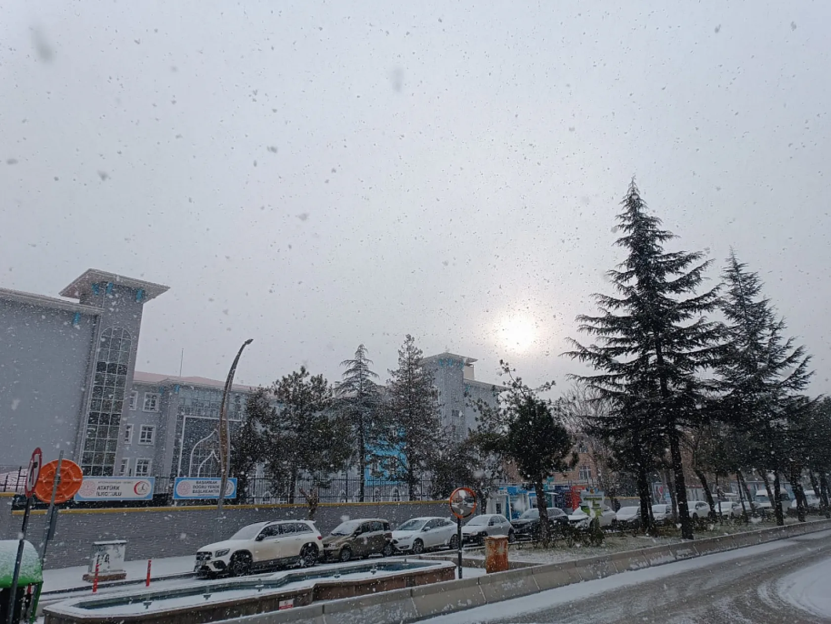 Afyon, Güne Beyaz Bereketle Uyandı
