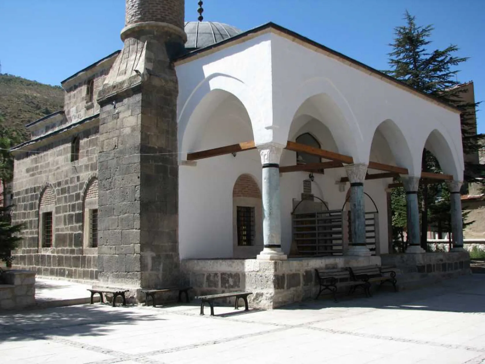 Afyon'un Zamana Meydan Okuyan Cami'leri