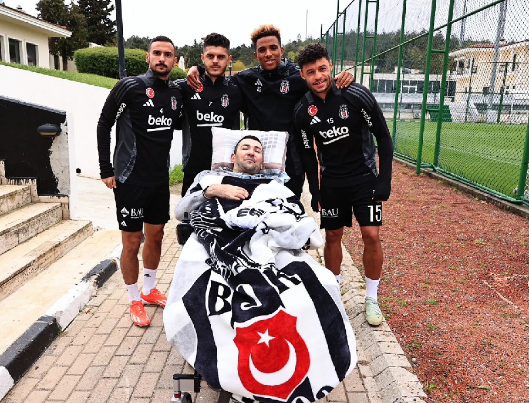 Vali Yiğitbaşı Sayesinde Hayallerine Kavuştu... Beşiktaş Tam Kadro...