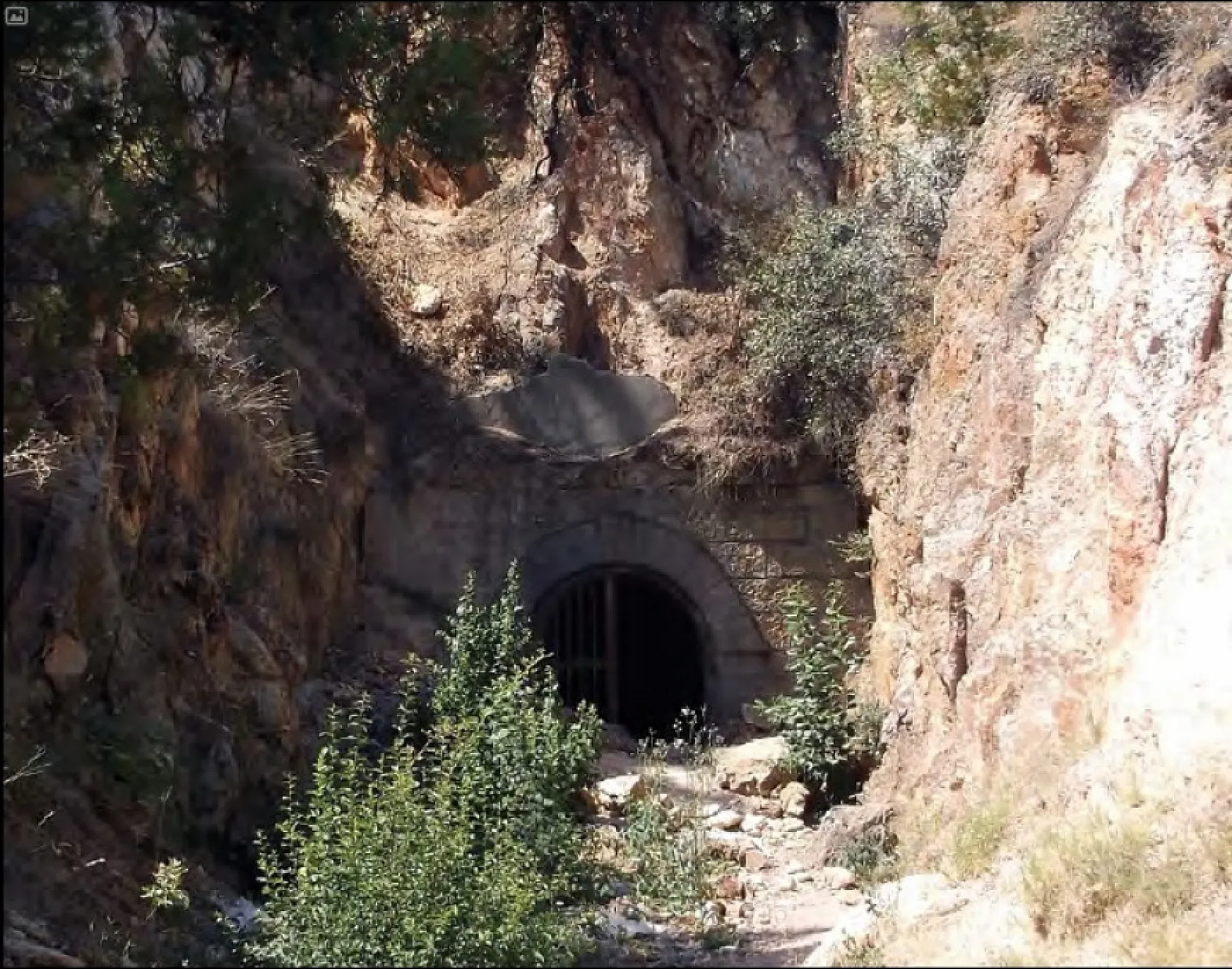 Afyon'un Tarihe Tanık Sığınakları