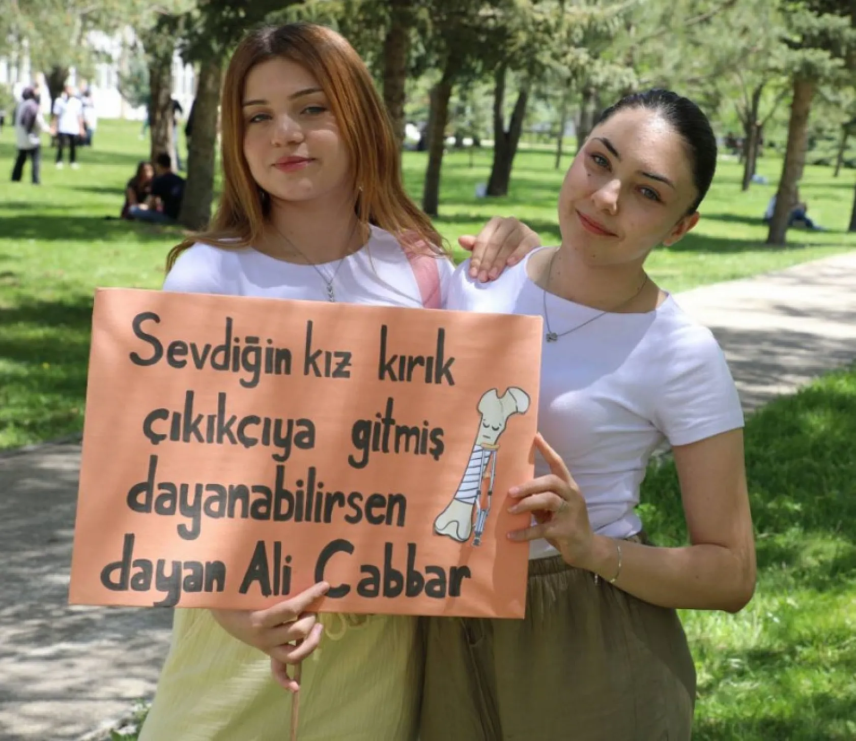 AFSÜ'deki Gençlik Festivali'nde Renkli Görüntüler