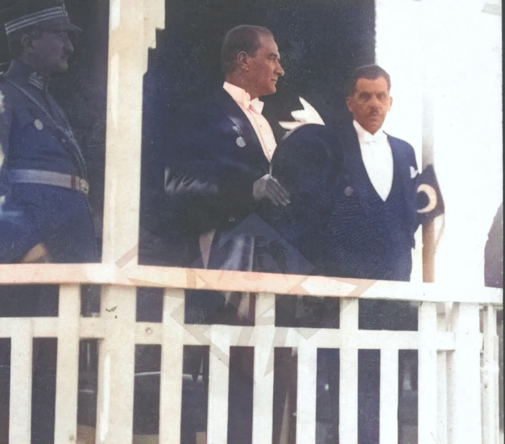 Atatürk'ün Fotoğraflarını Renklendirdik