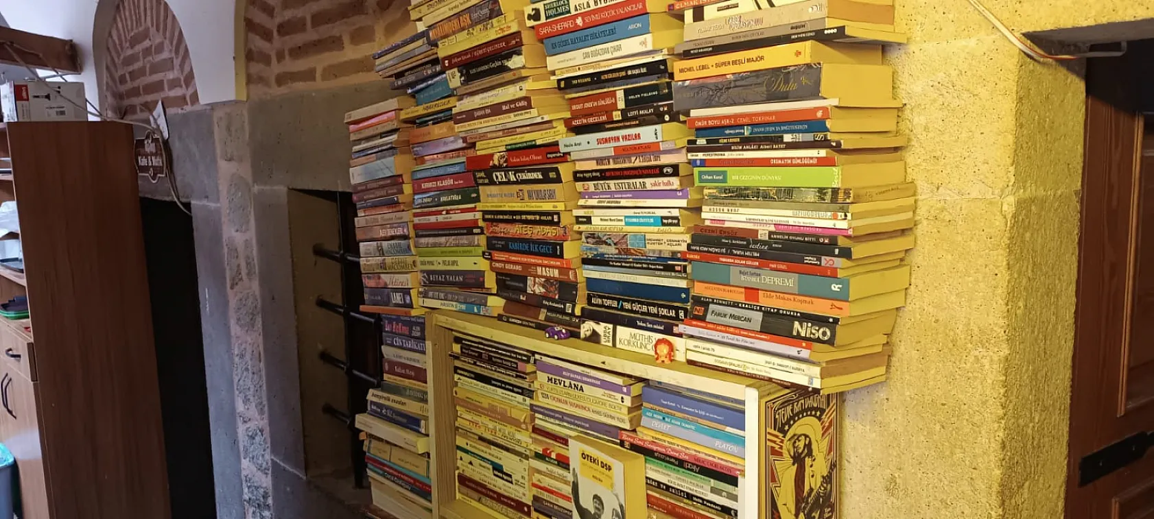 Afyon'un Gözde Sahafı, Kitap Tutkusunu Yorumladı: İnsanlık Bitmeden Kitap Bitmez