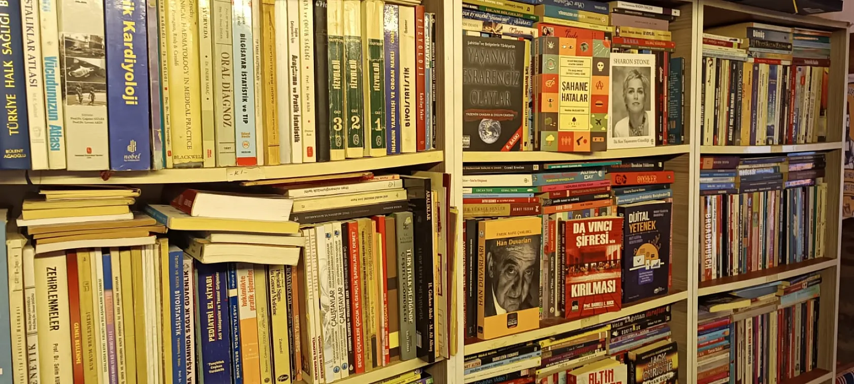 Afyon'un Gözde Sahafı, Kitap Tutkusunu Yorumladı: İnsanlık Bitmeden Kitap Bitmez