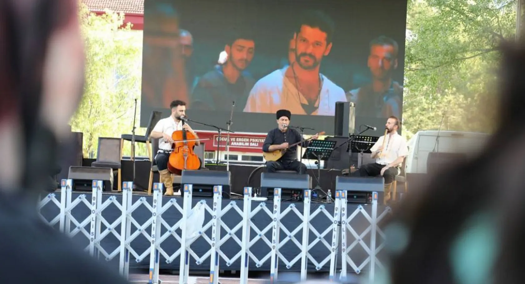 AFSÜ'deki Gençlik Festivali'nde Renkli Görüntüler