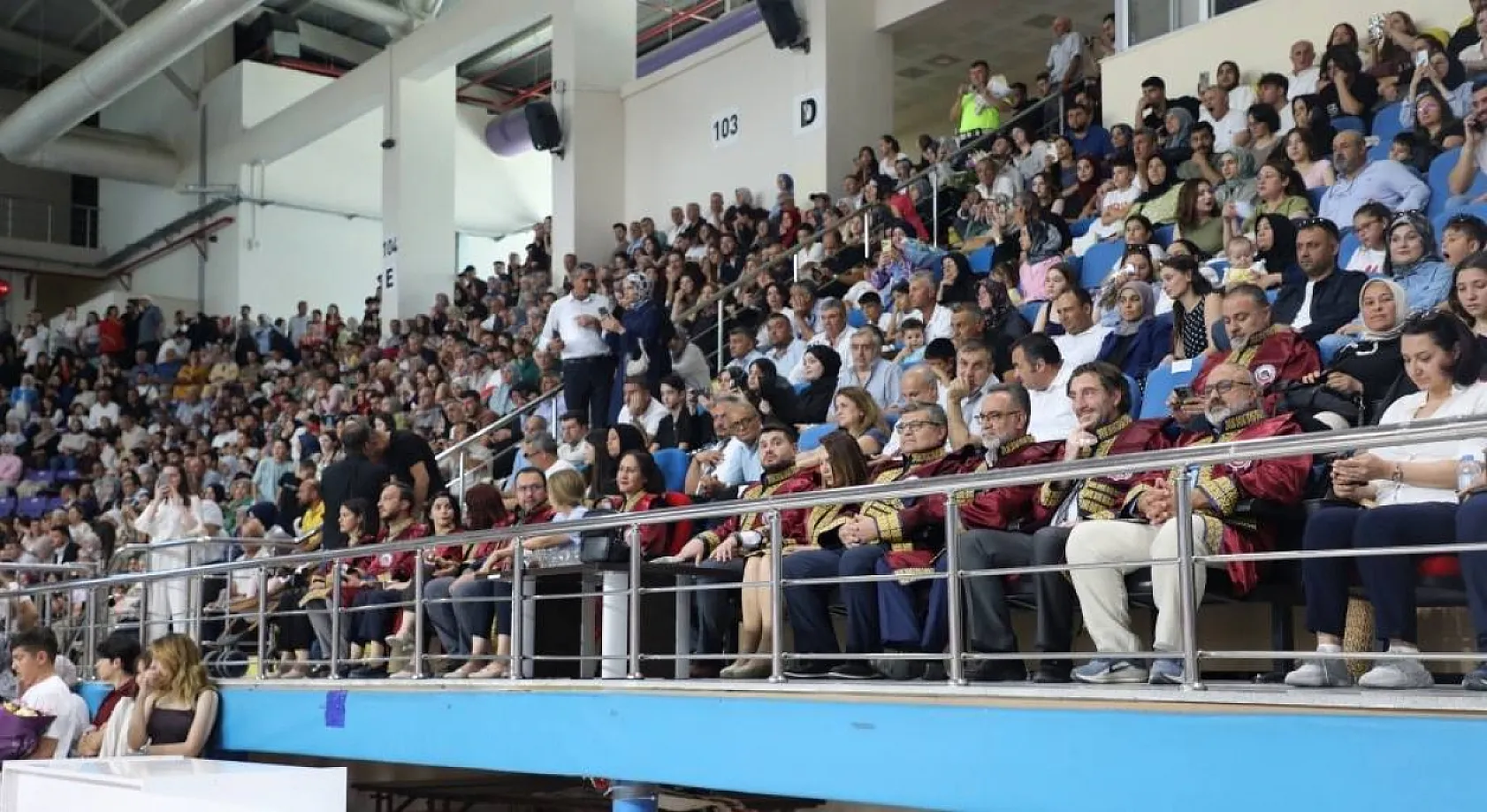 AFSÜ MYO'dan Bin Öğrenci Mezun Oldu