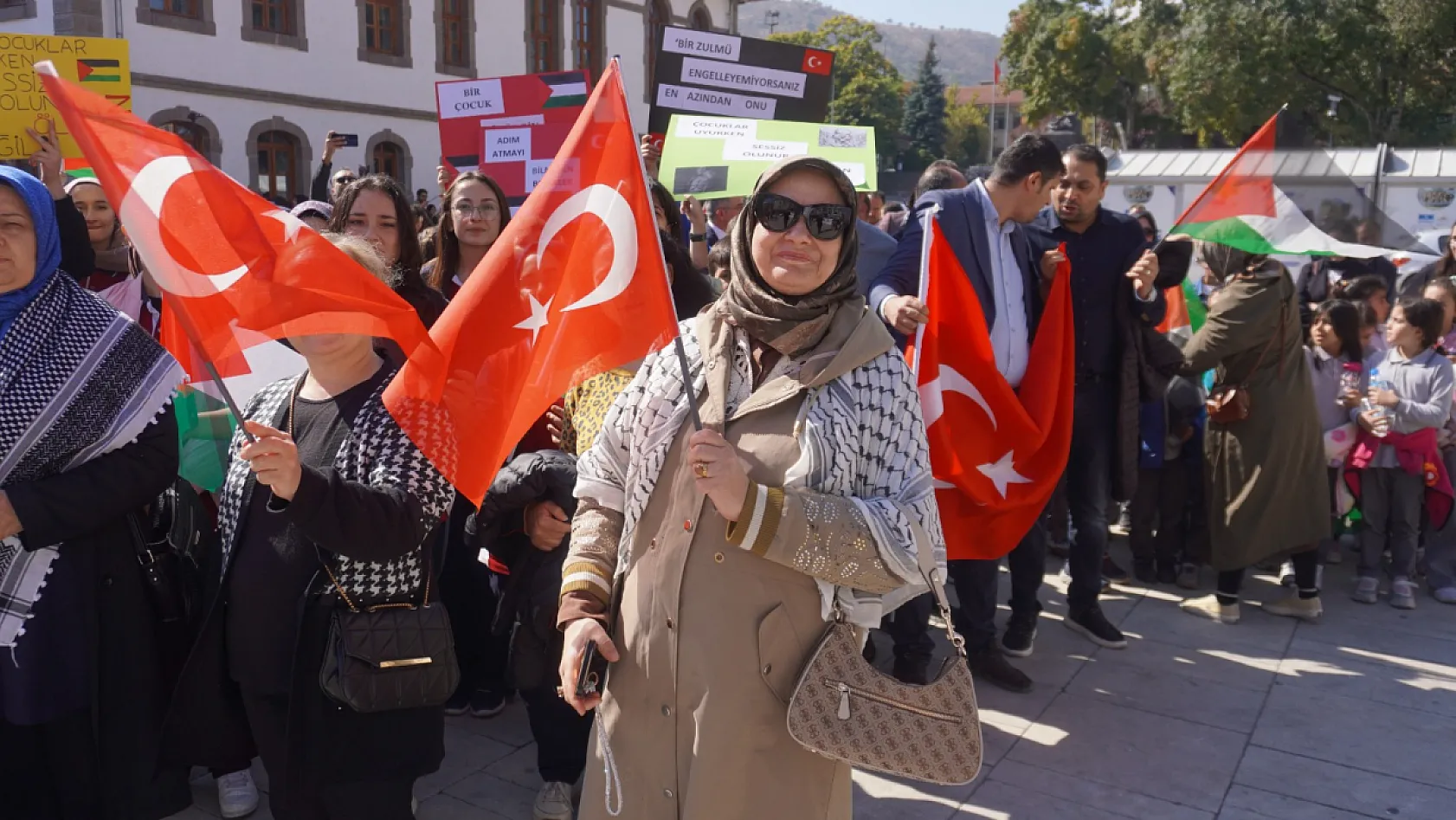 7 Ekim'de Afyon'dan Filistin'e 7 Bin Selam