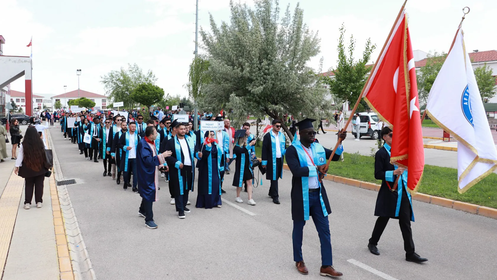 Afyon MYO'da 49'uncu Yıl Gururu, Mezuniyet Töreni İle Taçlandı