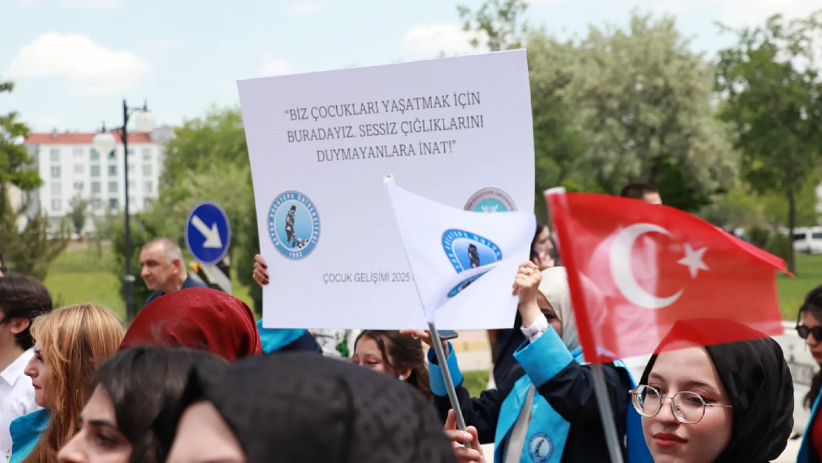 Afyon MYO'da 49'uncu Yıl Gururu, Mezuniyet Töreni İle Taçlandı