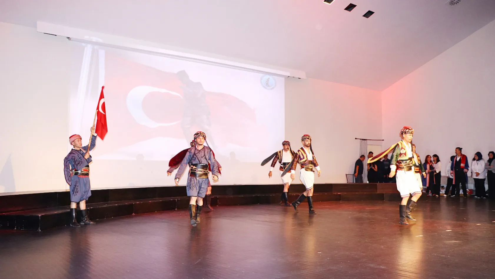 Afyon MYO'da 49'uncu Yıl Gururu, Mezuniyet Töreni İle Taçlandı