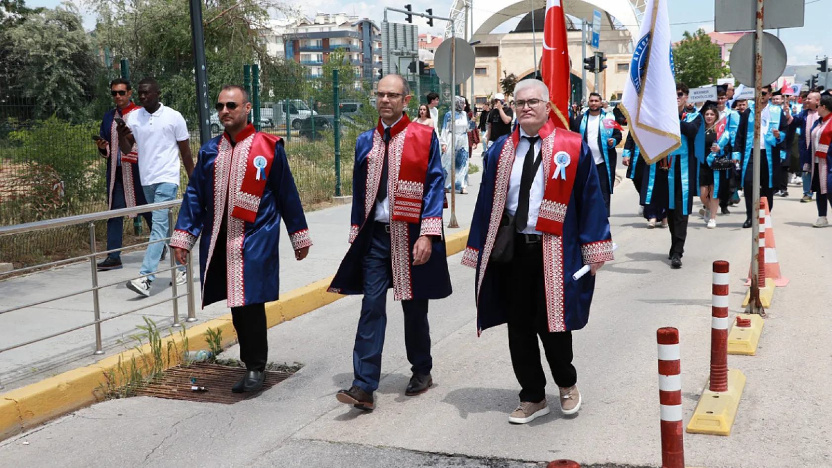 Afyon MYO'da 49'uncu Yıl Gururu, Mezuniyet Töreni İle Taçlandı