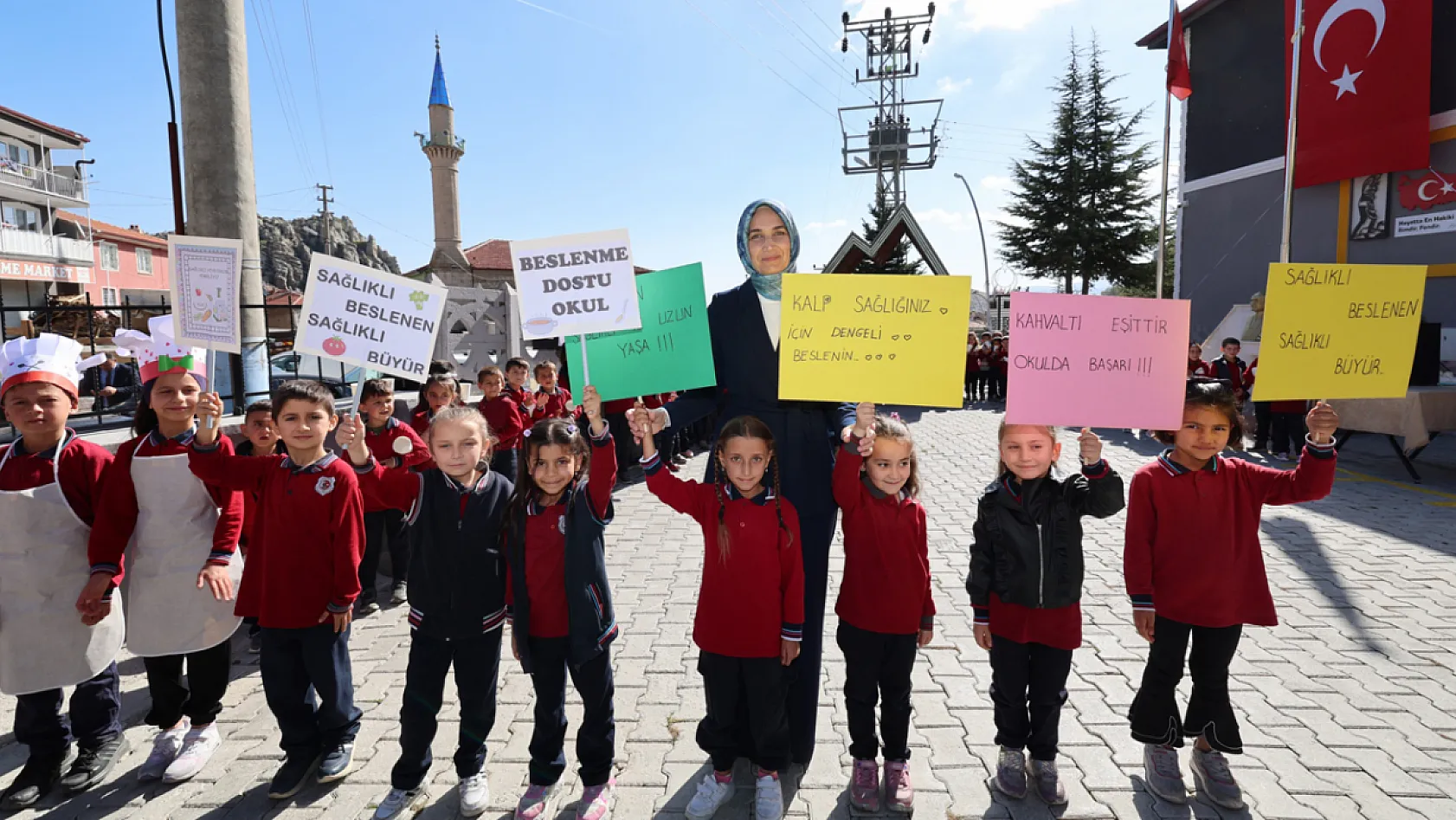 Afyon'da Yine Bir İlk… Öğrencilere Çorba İkram Ediliyor