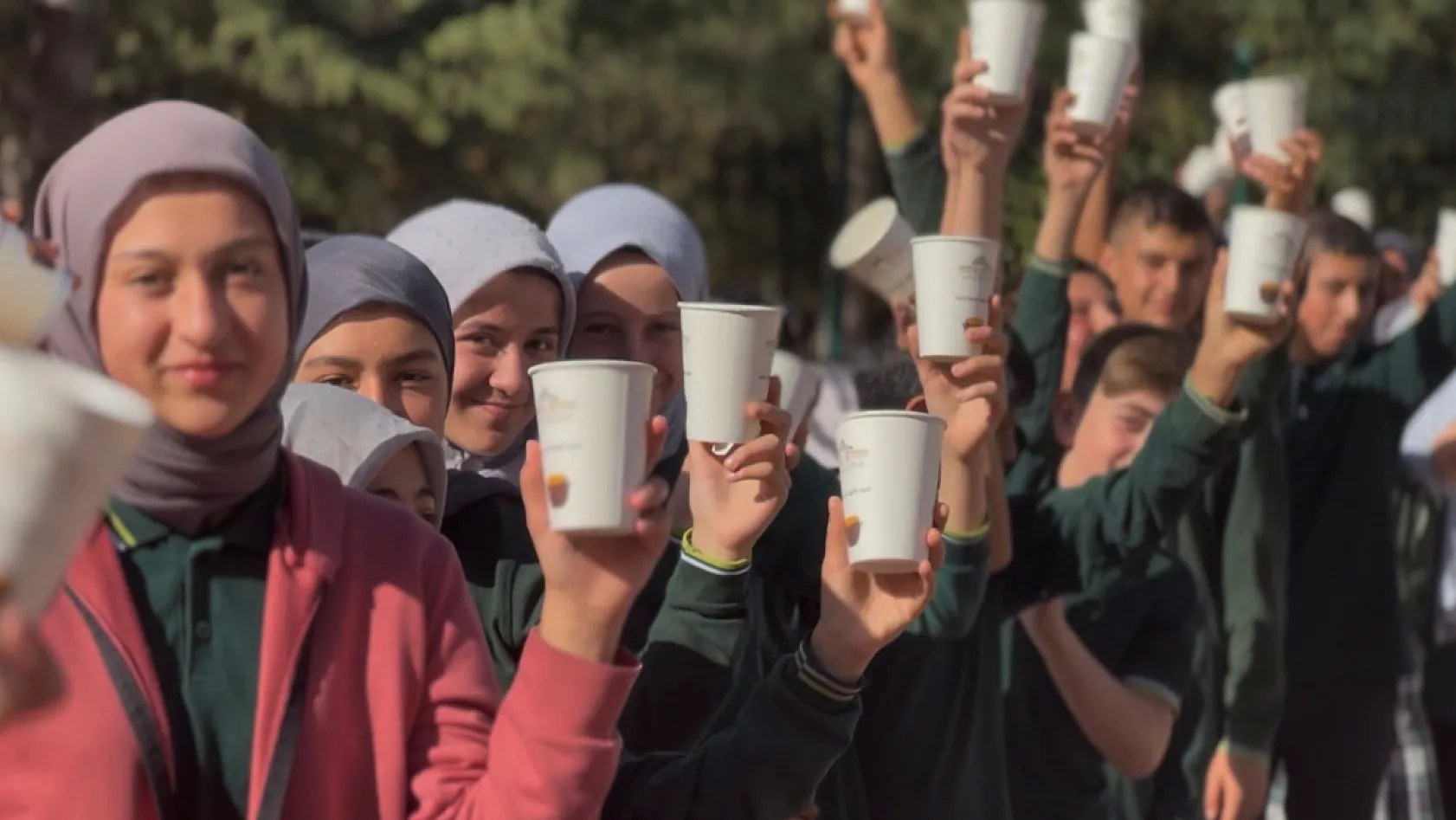Afyon'da Yine Bir İlk… Öğrencilere Çorba İkram Ediliyor