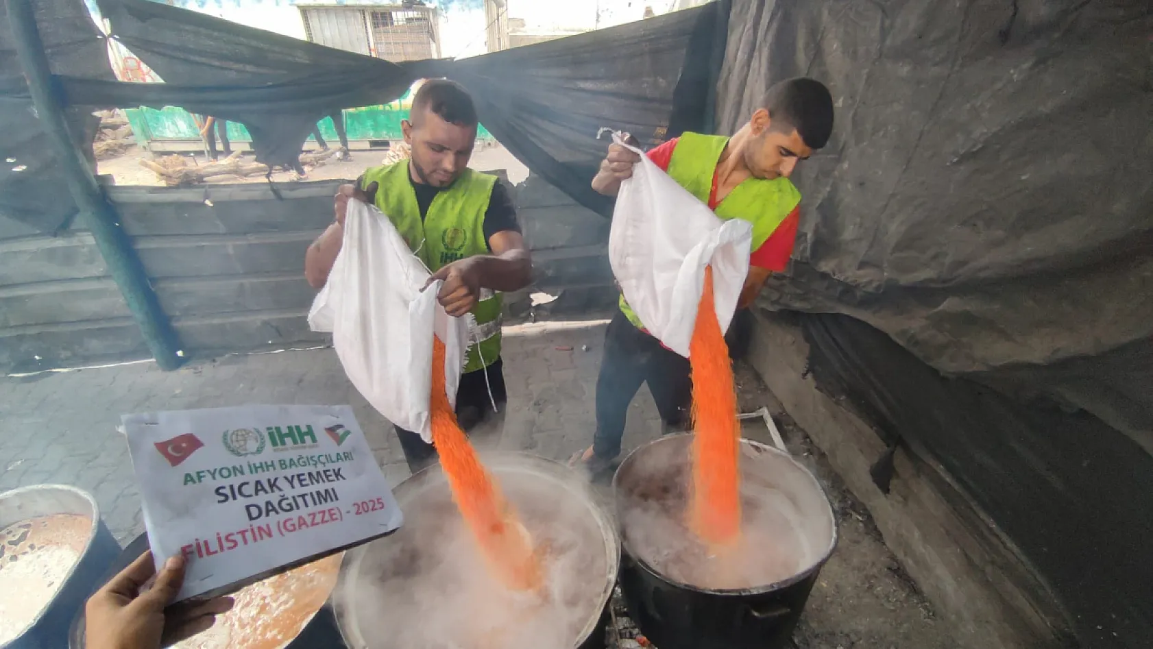 Gazze'deki Çocuklara Sıcak Yemek Afyon'dan Gitti