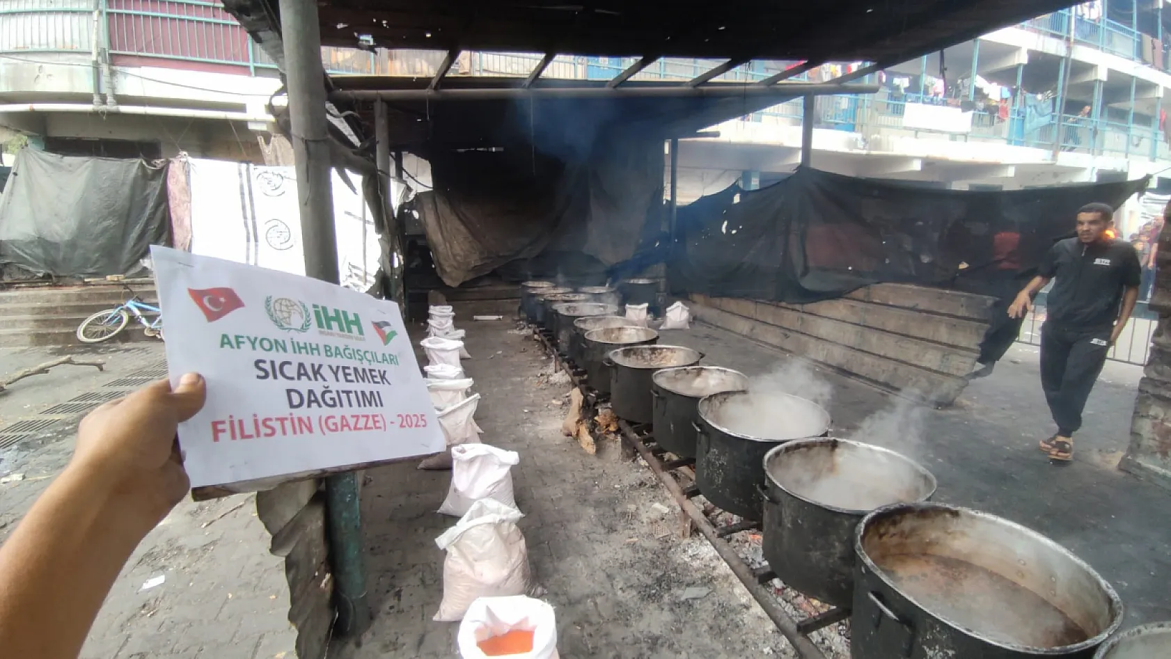 Gazze'deki Çocuklara Sıcak Yemek Afyon'dan Gitti