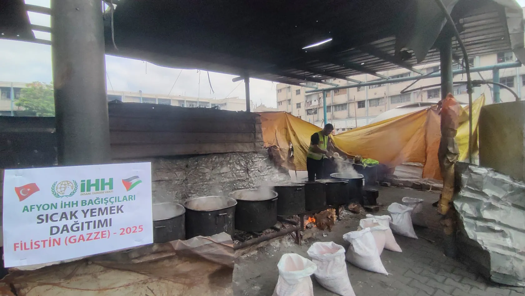 Gazze'deki Çocuklara Sıcak Yemek Afyon'dan Gitti