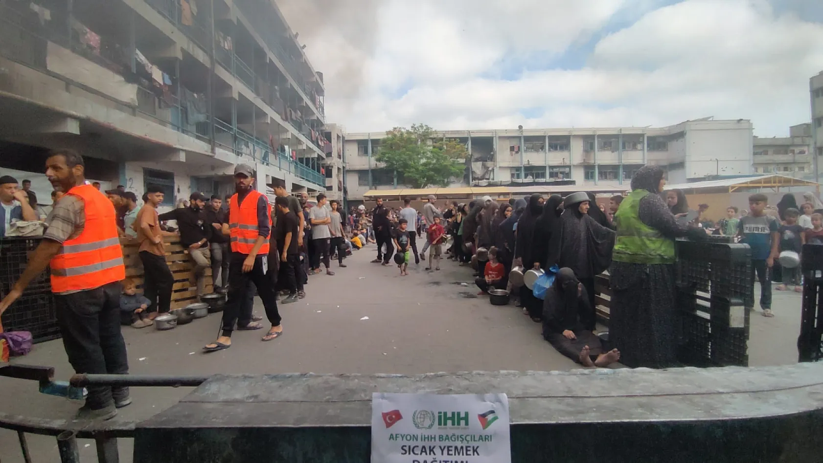 Gazze'deki Çocuklara Sıcak Yemek Afyon'dan Gitti