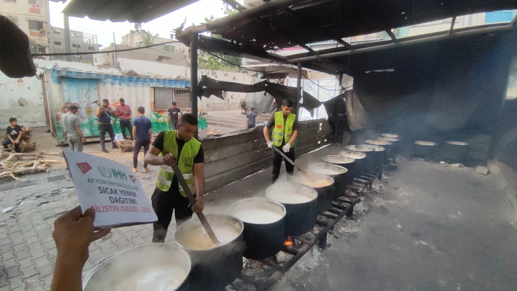 Gazze'deki Çocuklara Sıcak Yemek Afyon'dan Gitti