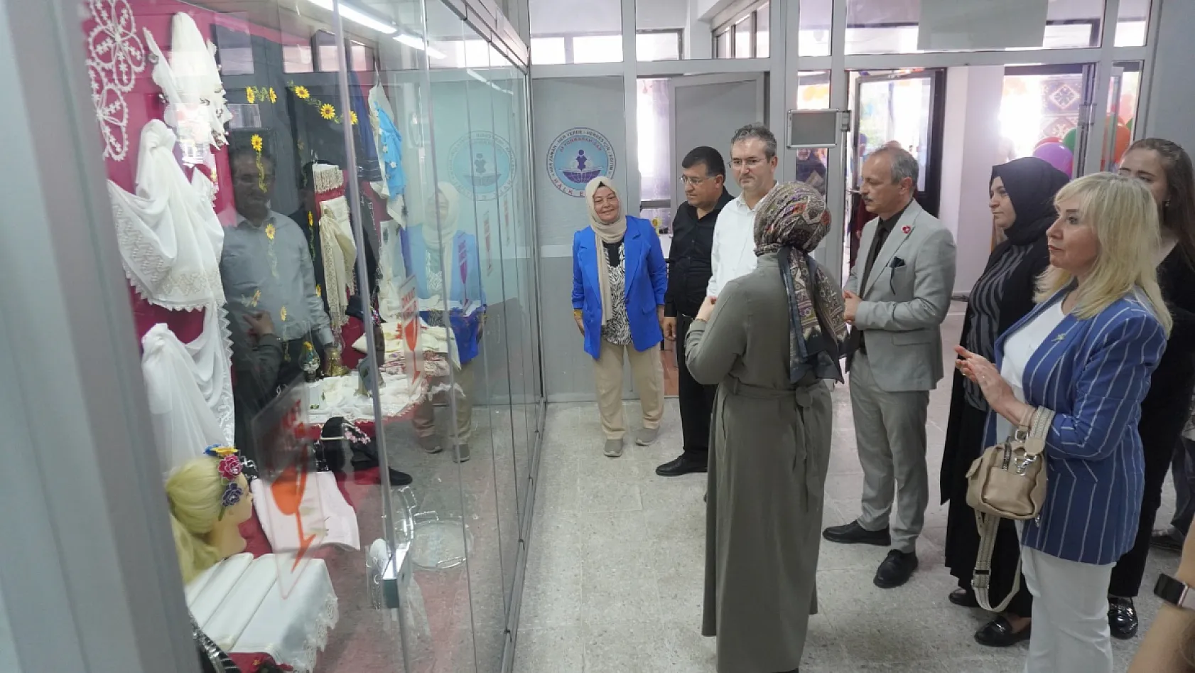 HEM'de Çocukların Gönlü Alındı, Üretenler İçin Vitrin Açıldı