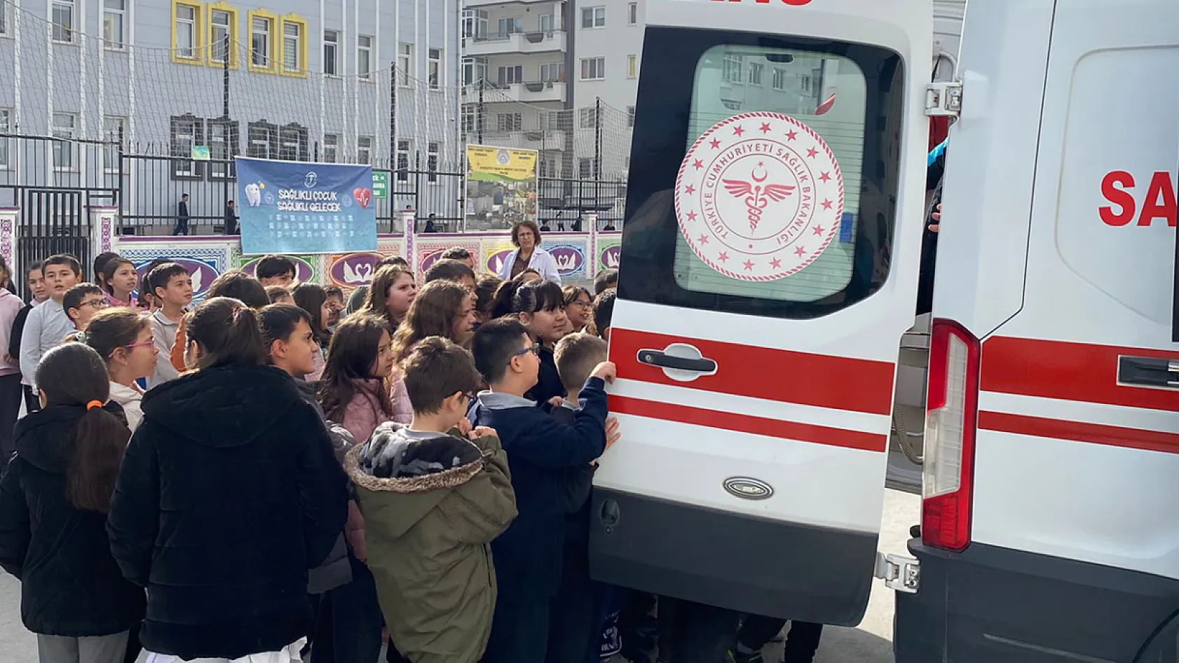 Hoca Ahmet Yesevi İlkokulu'nda Sağlıklı Gelecek Eğitimi