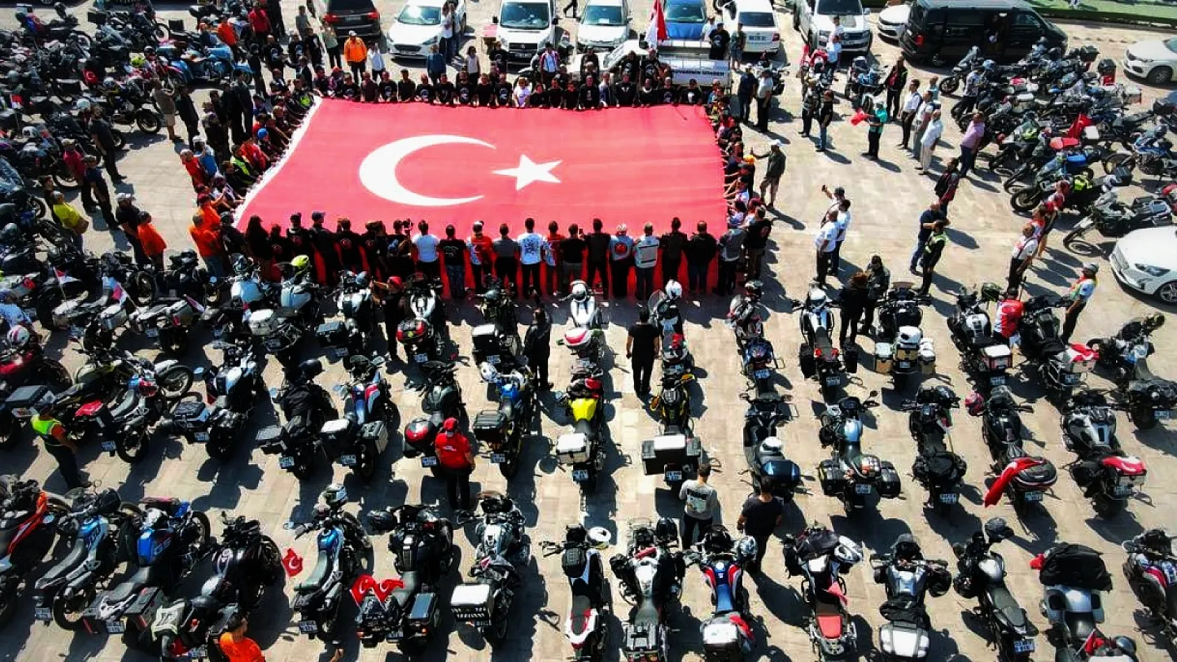 Kocatepe'de, Kahraman Süvari Kolordosu'nun İzinde Büyük Buluşma