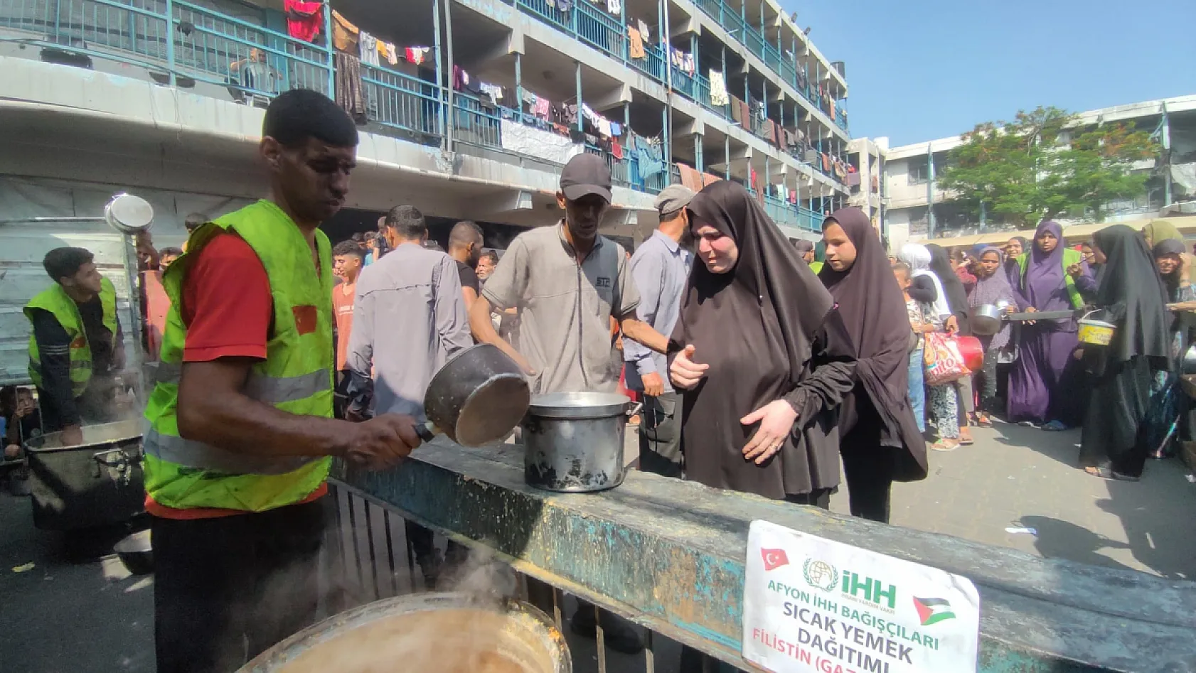Gazze'deki Çocuklara Sıcak Yemek Afyon'dan Gitti