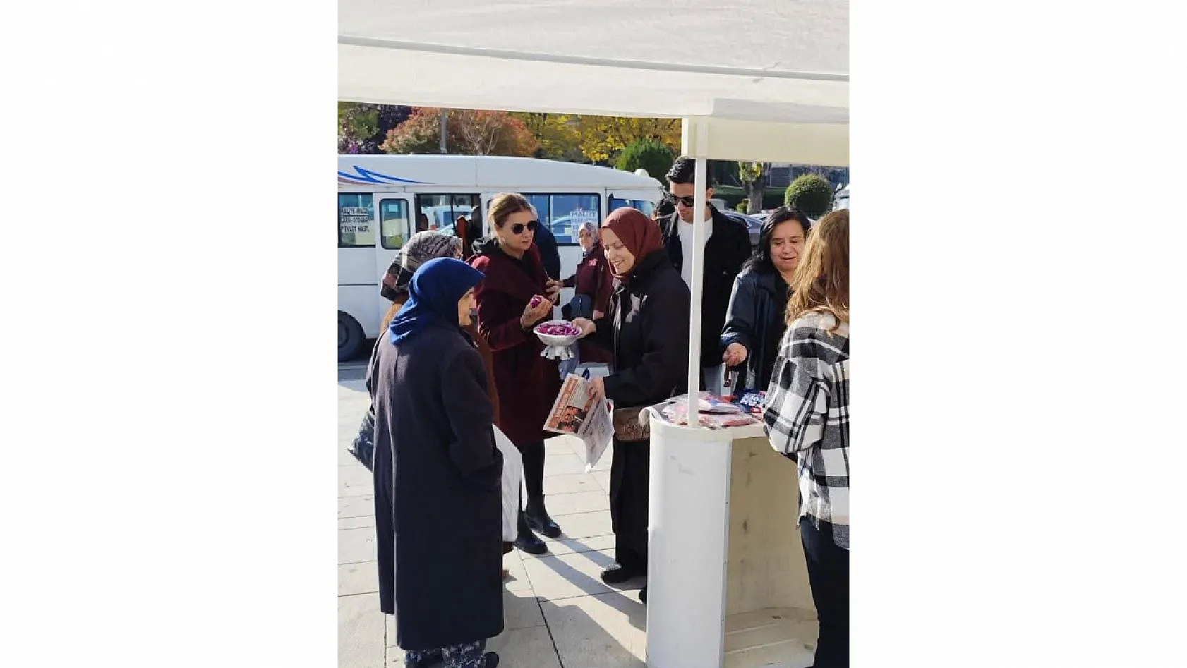 Yeniden Refah Partisi'nden Afyonkarahisar'da Saha Çalışması Ve Esnafa Siftah Desteği