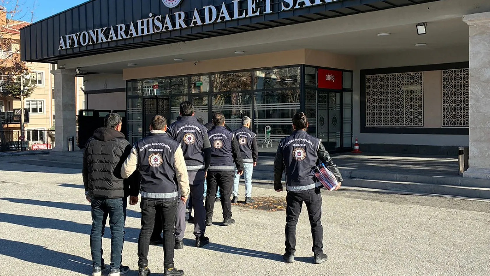 27 Yasadışı Göçmen Sınır Dışı Edildi… Organizatörler Tutuklandı