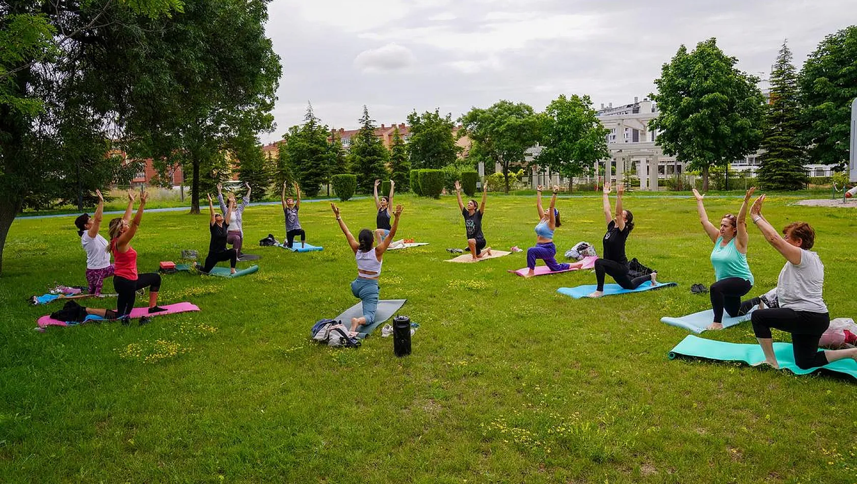 Açık havada yoga keyfi