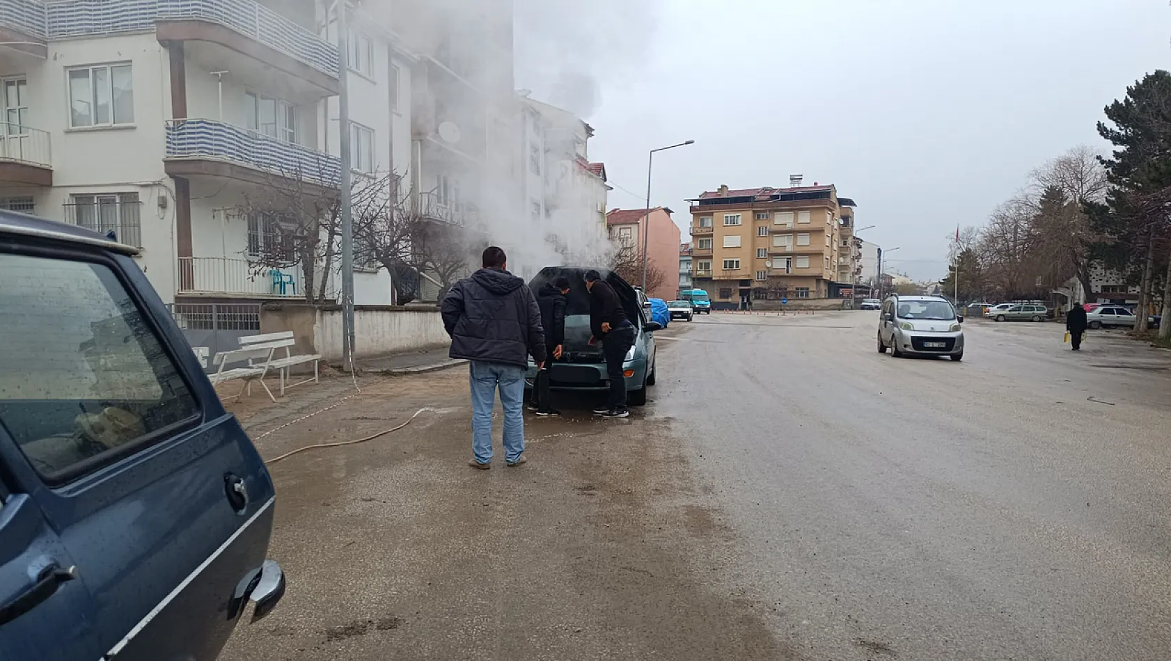 Afyonkarahisar'da Seyir Halindeki Otomobil Alev Aldı