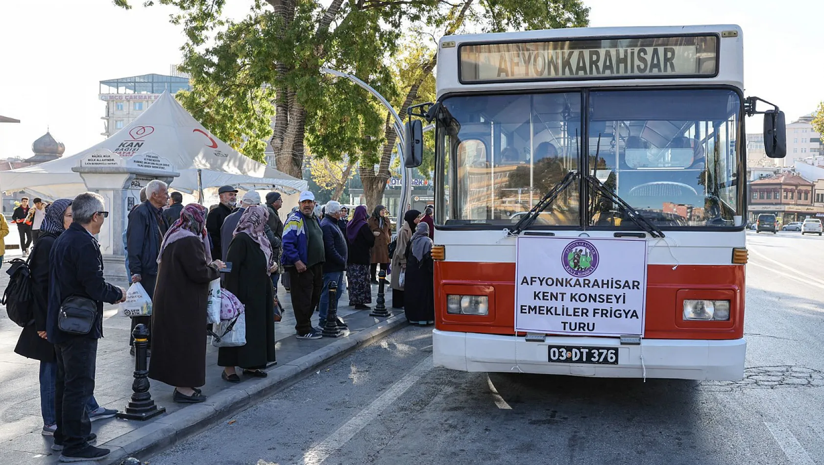 Bin Emekli Frig'i Keşfediyor