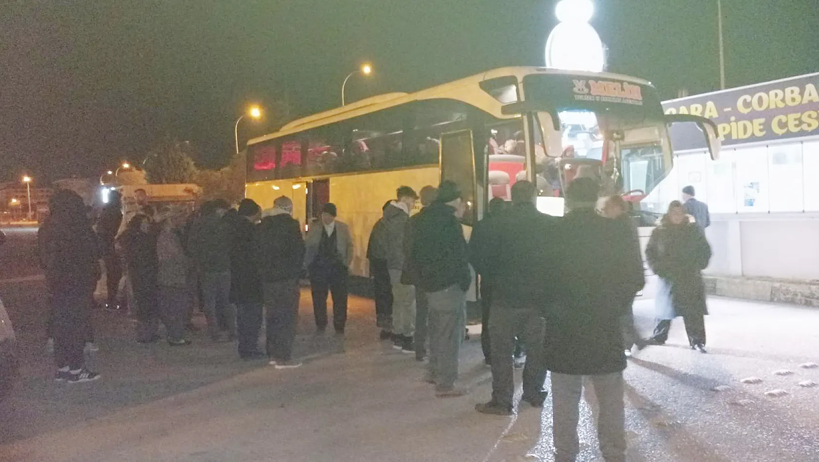 Hisar Turizm'in Umrecileri Dualarla Uğurlandı