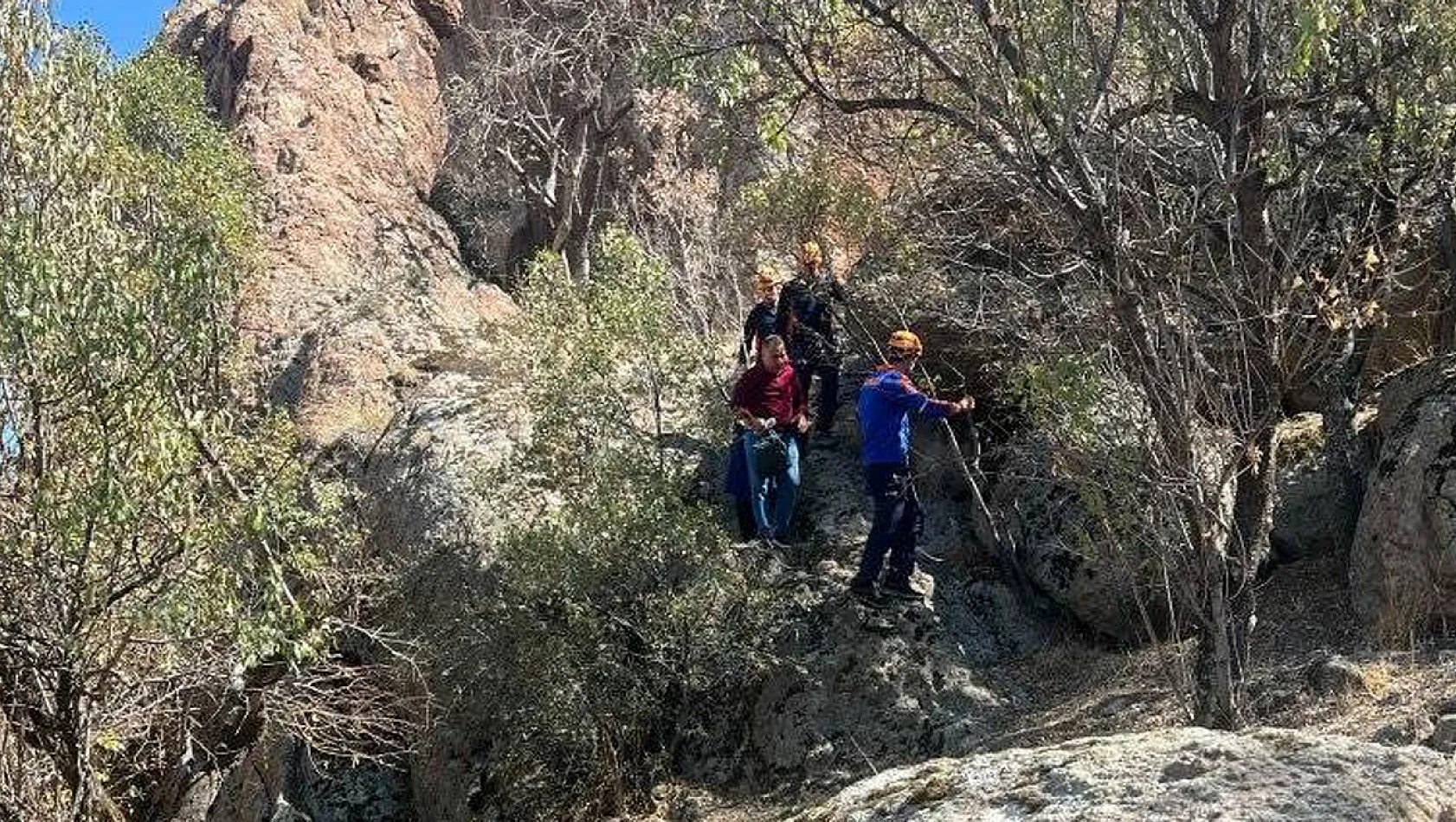 Karahisar Kalesinde Mahsur Kalanları AFAD Kurtardı