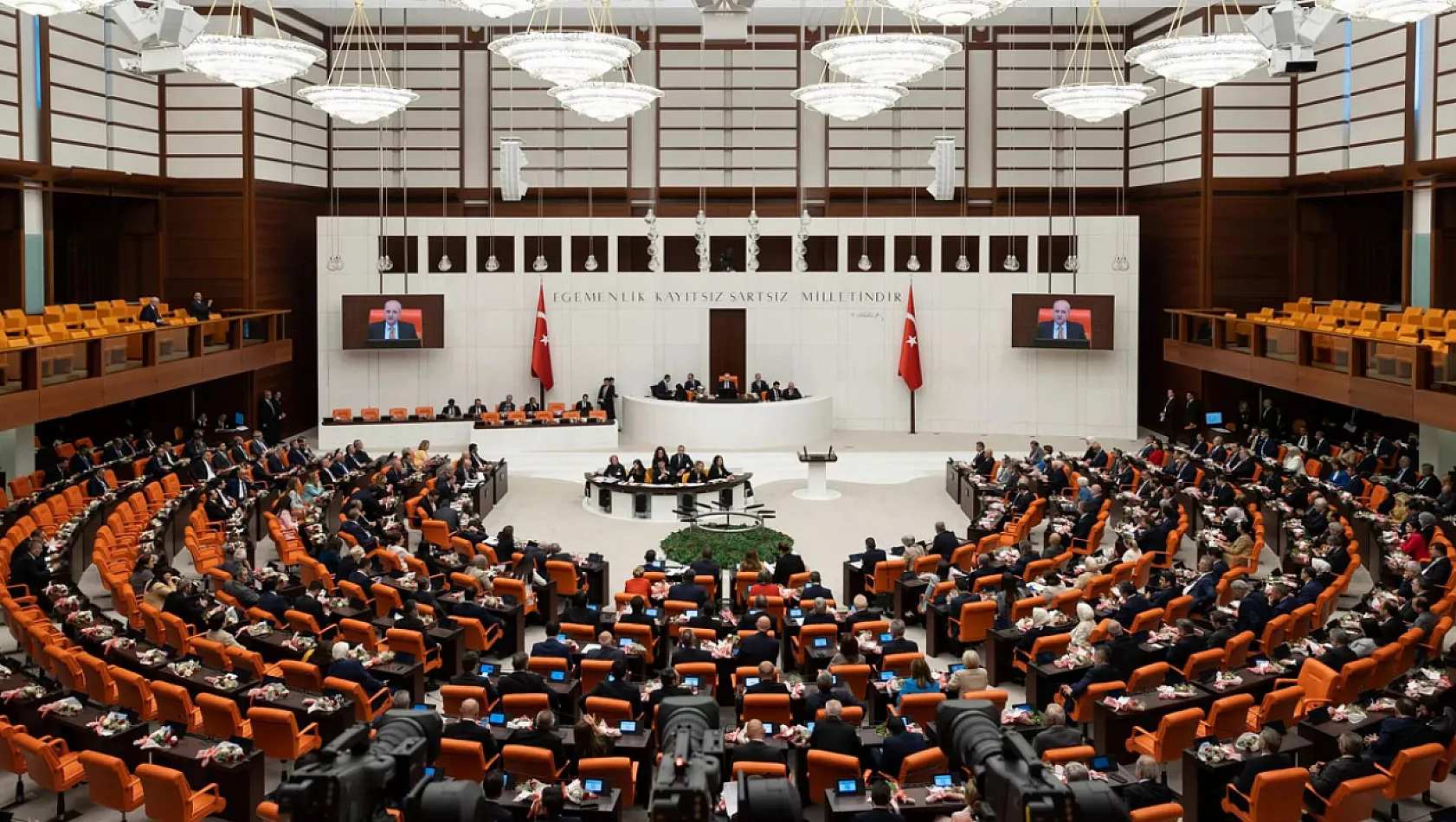 Meclis Tatile Girmiyor
