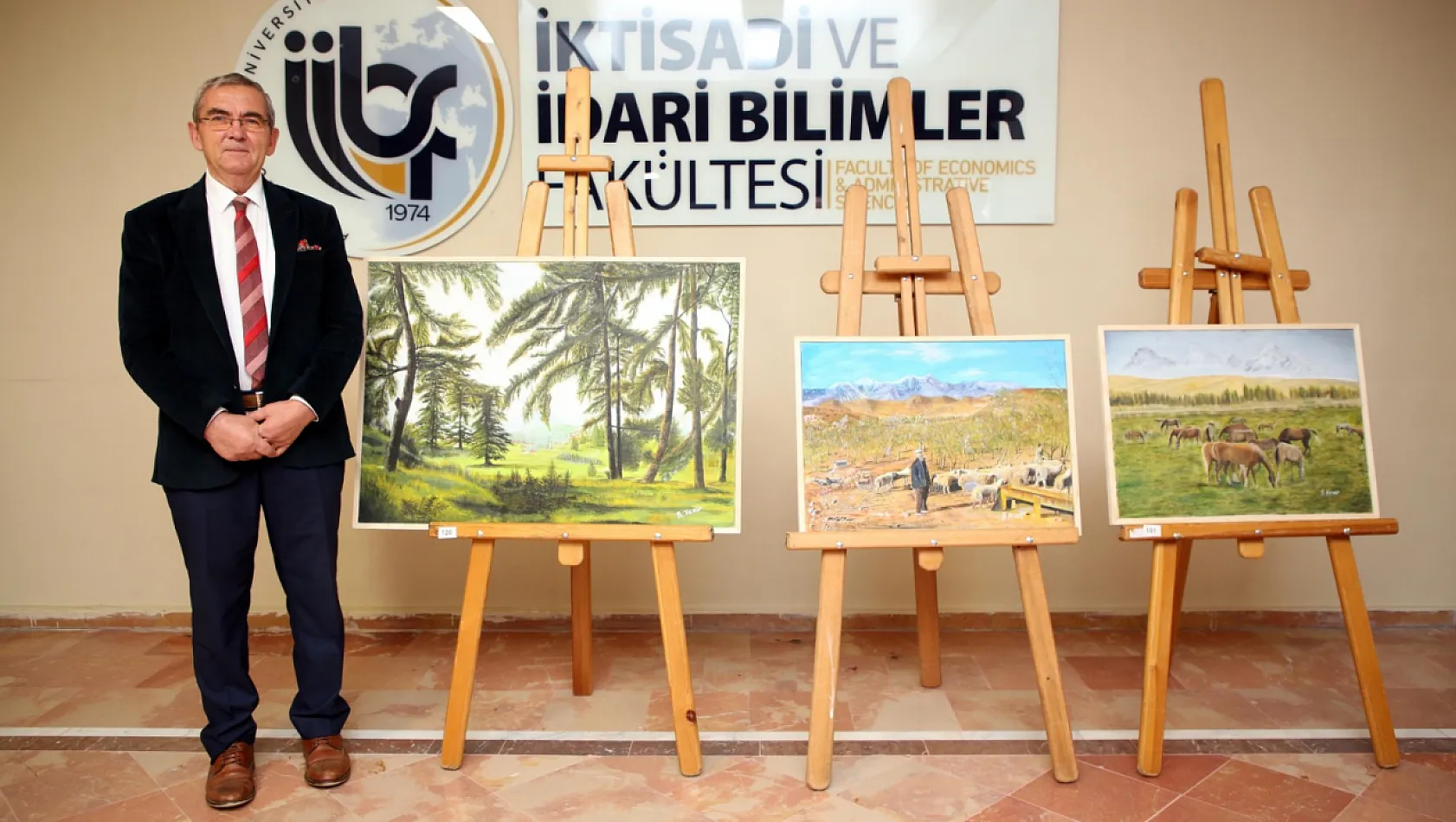 Tabela yazarak para kazanıyordu, resim sergisi açtı