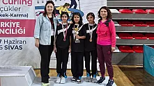 Yunus Emre Ortaokulu Kızlar Takım Büyük Gurur Yaşattı