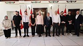 Basın Kartlarını Vali Yiğitbaşı'nın Elinden Aldılar