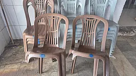 Emanet Edilen Sandalye Ve Masalara Zarar Verdiler