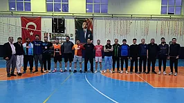 Hocalar'da Şehit Öğretmen Anısına Voleybol Turnuvası Başladı