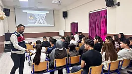 Jandarmadan Öğretmen Ve Öğrencilere Siber Güvenlik Eğitimi