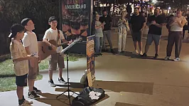 Şehir Şehir Gezerek Sokak Müziği Yapan Minik İkizlerin Yeni Durağı Kütahya Oldu