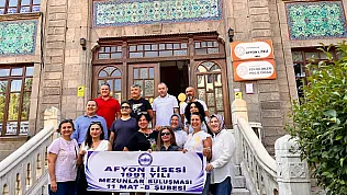 35 Yıl Sonra Buluştular: Afyon Lisesi 1991 Mat-B Mezunları Bir Araya Geldi