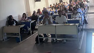 AFSÜ Eczacılık Fakültesi Öğrencileri Proje Sunumu Yaptı